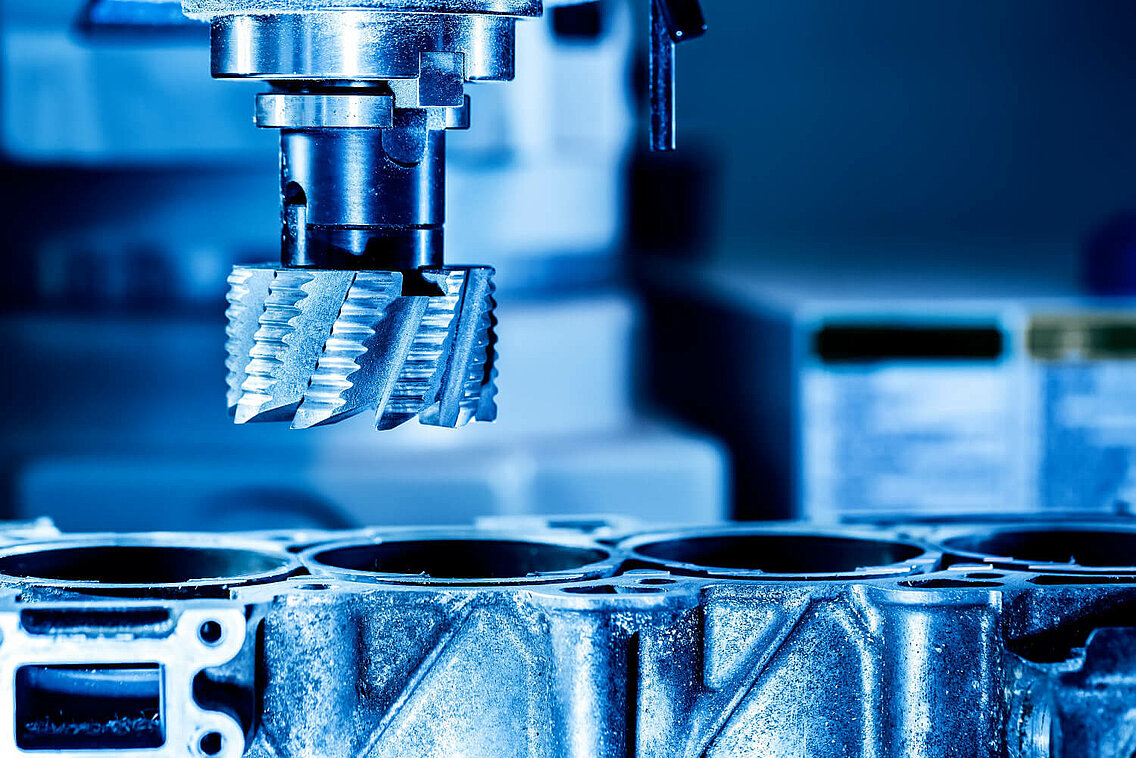 View of a milling cutter in a metalworking machine.